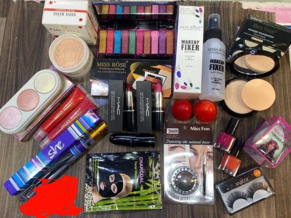 Cosmetics All in 1 Deal