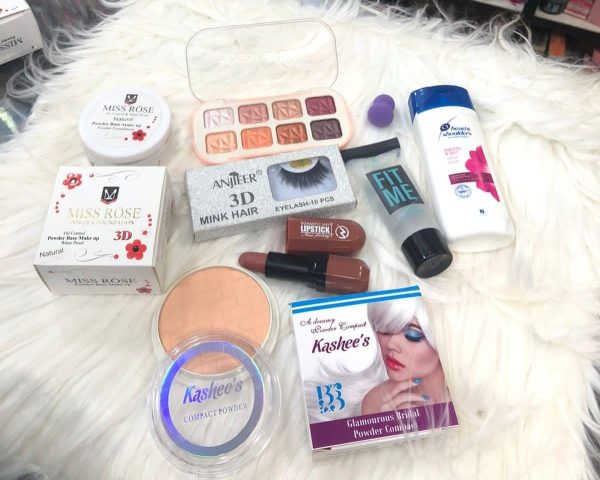 Cosmetics 8 in 1 Deal