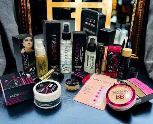 Huda Beauty Black 🖤 Deal